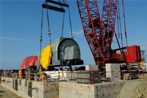 大型設備在吊裝過程中應采取哪些安全措施？